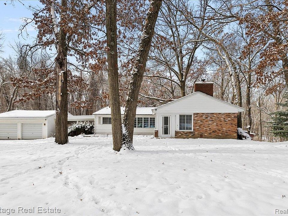 1st image of 251 Doremus Ave