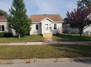 917 S 16th St, Escanaba, MI 49829