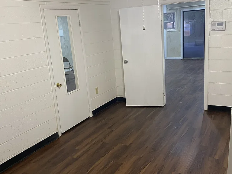 310 S Sooner Rd — Photo 5