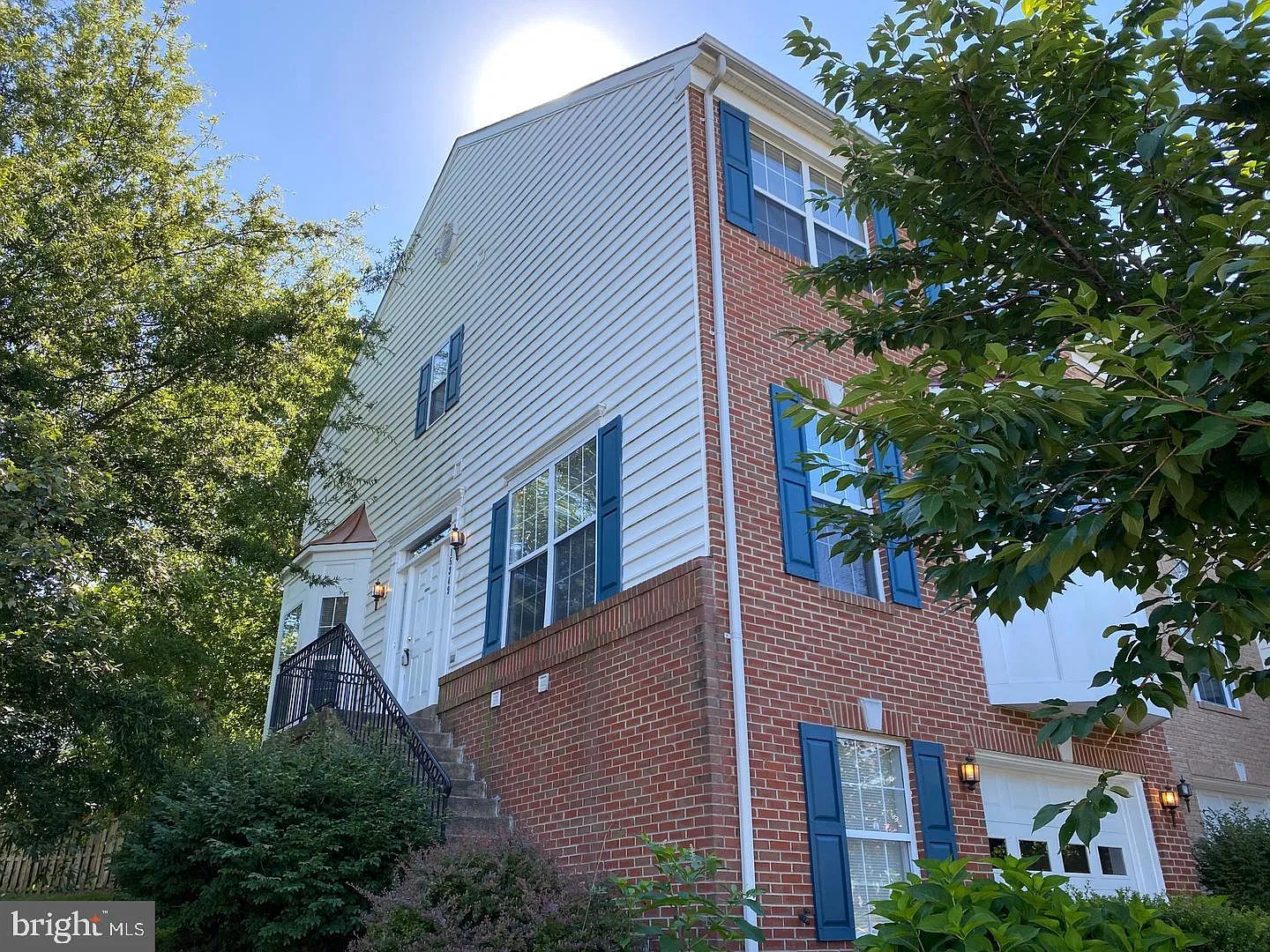 3 bed, 4.0 bath, 1896 sqft, $2,500 — Photo 3