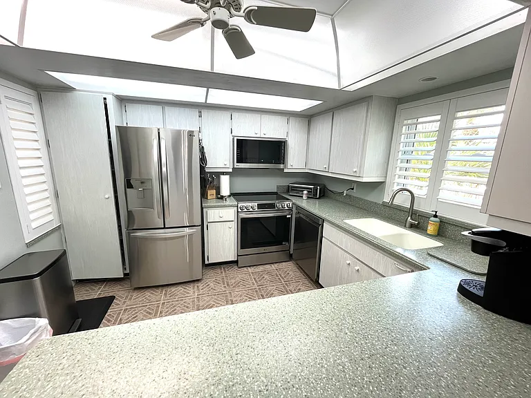 1250 N Portofino Dr #301 — Photo 6