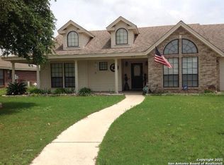 2117 Hackberry Dr, Uvalde, TX 78801