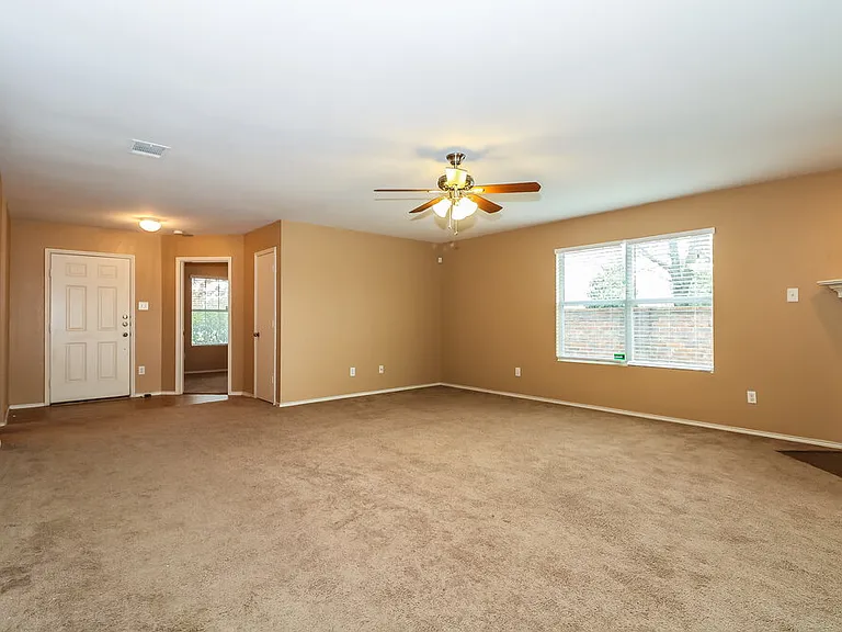 10001 Chrysalis Dr — Photo 2