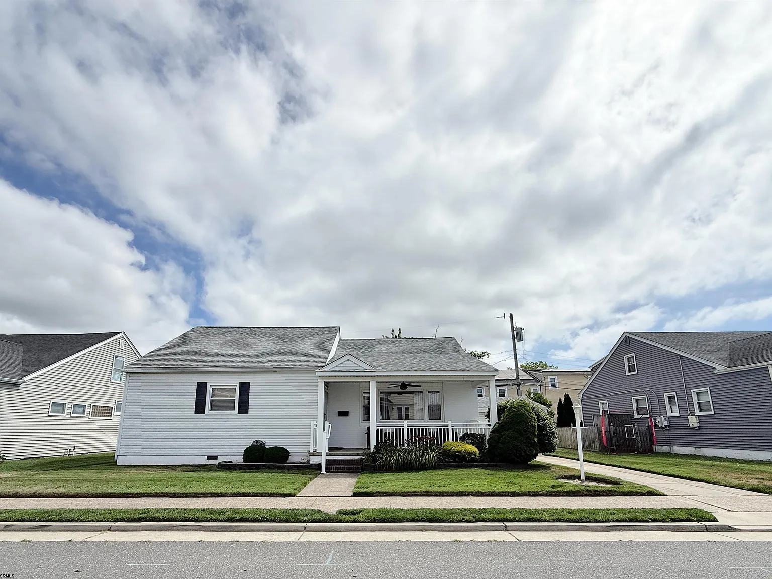 4 bed, 2.0 bath, $1,800 — Photo 2
