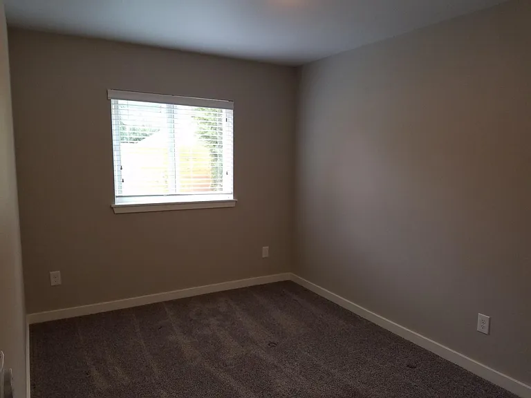 265 NE Alder St — Photo 13
