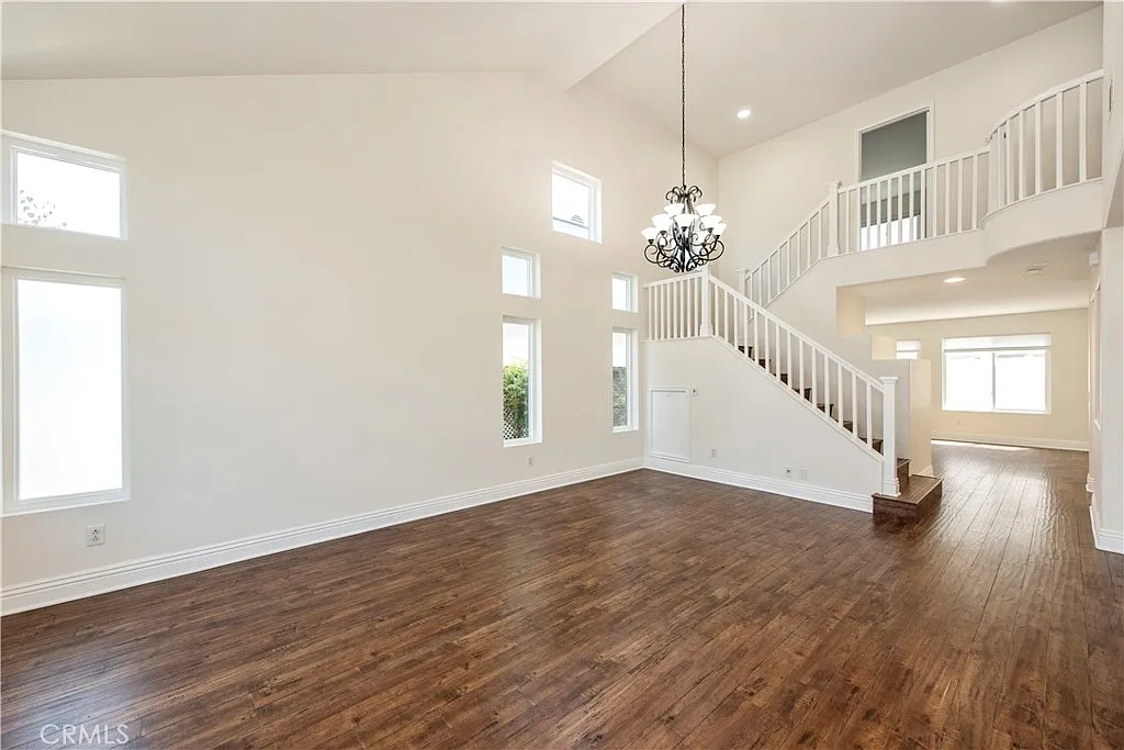 4 bed, 2.5 bath, 1850 sqft, $5,750 — Photo 3