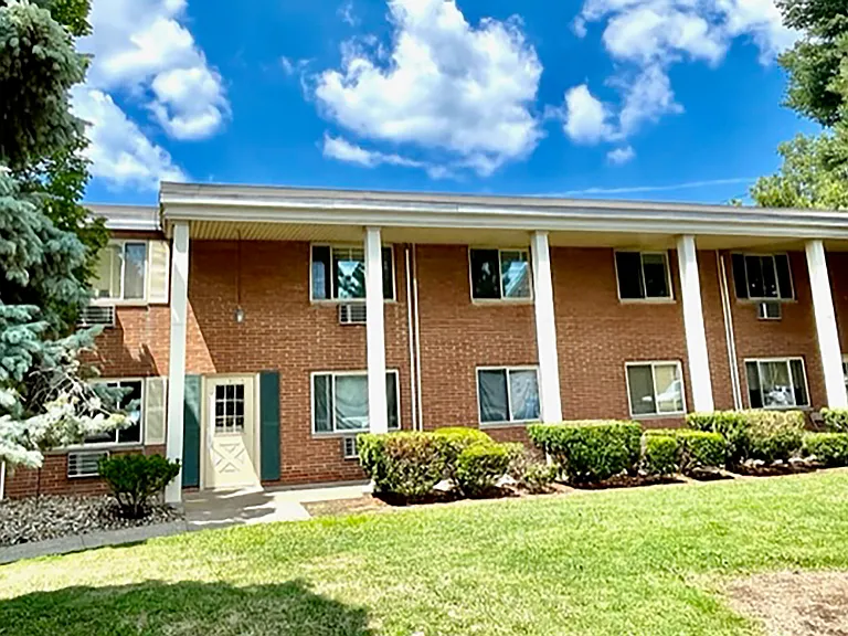 Concord House Apartments — Photo 45
