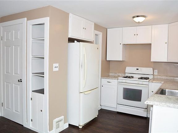 3rd image of 132 Somerville Ave