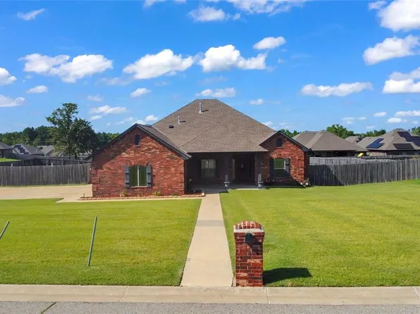 20731 Fall Creek Dr, Harrah, OK 73045