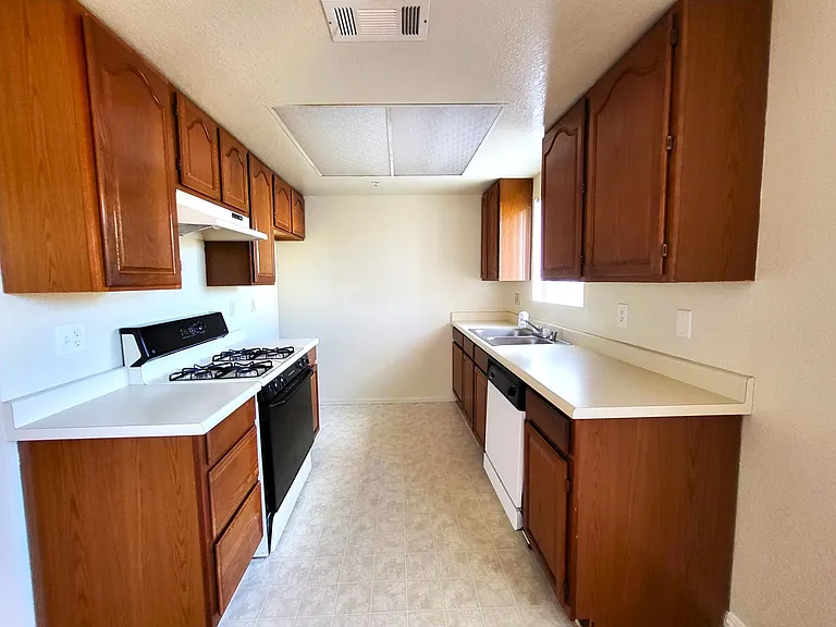 10888 Walnut St #8 — Photo 8