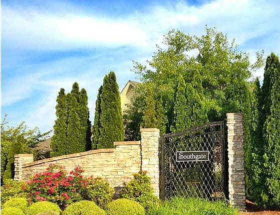 3rd image of 7032 Southgate Dr