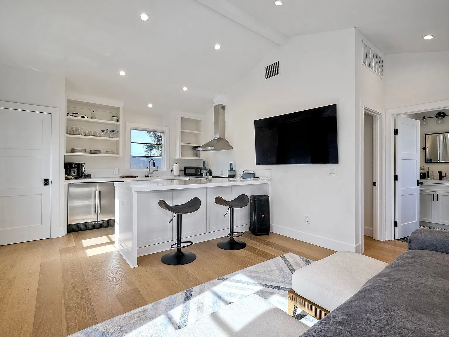 3 bed, 1775 sqft, $6,500 — Photo 3