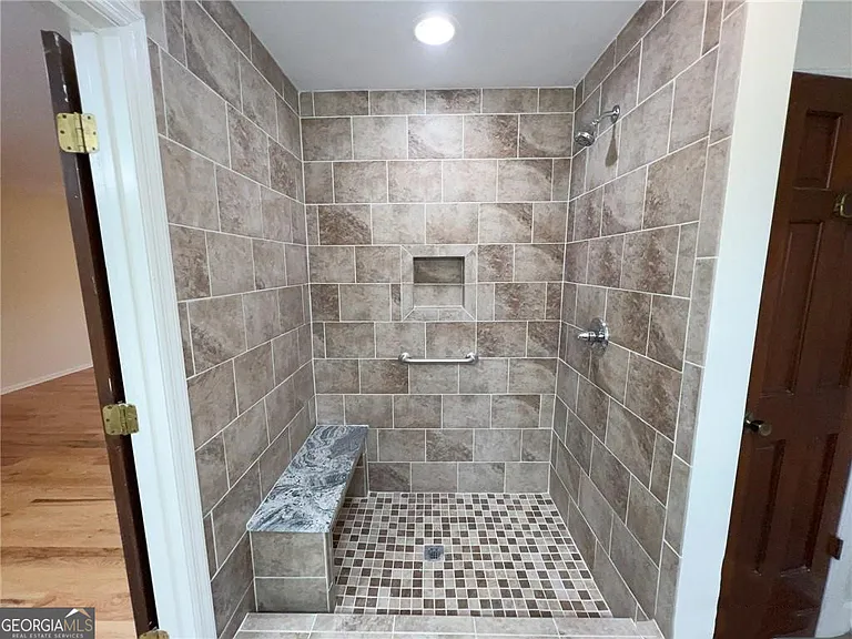 195 Deerfield Rd — Photo 21