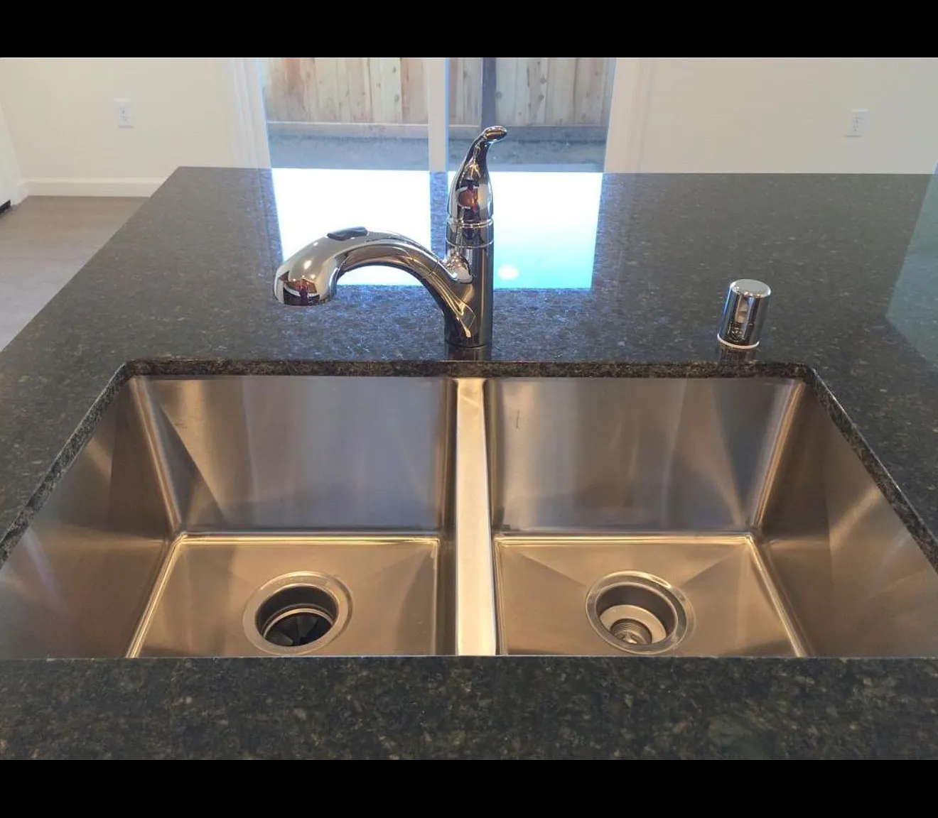 4 bed, 2.5 bath, 1698 sqft, $2,995 — Photo 3