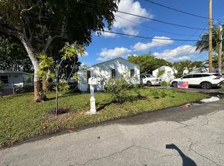 107 NE 2nd Ave, Hallandale, FL 33009