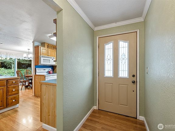 3rd image of 10916 Lundstrom Drive SW
