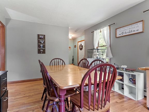 5th image of 27 Natty Pond Dr