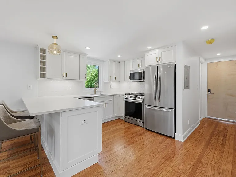 333 Florence Ave #2 — Photo 2