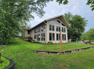 15 Beaver Island Rd, Columbus, NE 68601