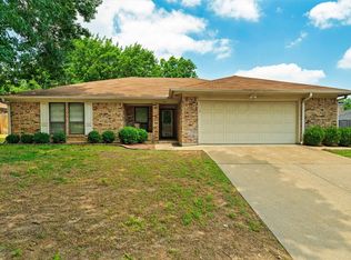 217 NE Alsbury Blvd, Burleson, TX 76028