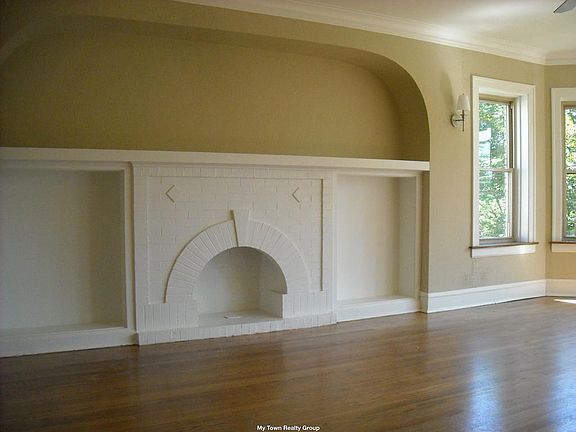 5th image of 5536 N Artesian Ave APT 3