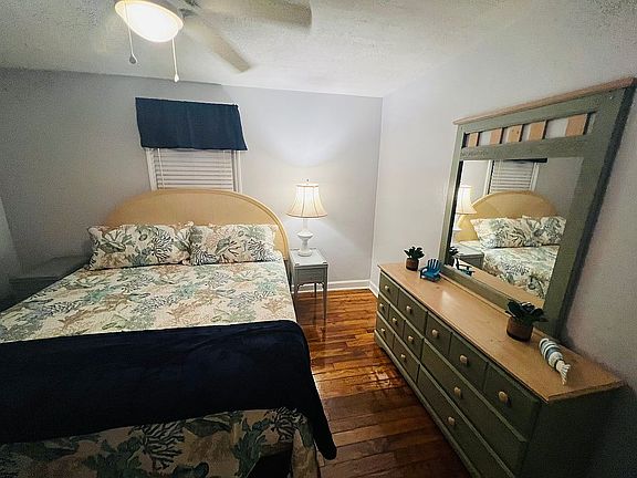 2nd image of 3103 Arendell St