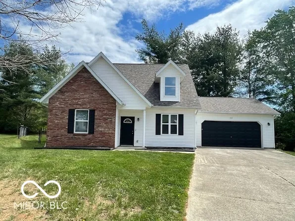 322 W Persimmon Ct, Bloomington, IN 47403