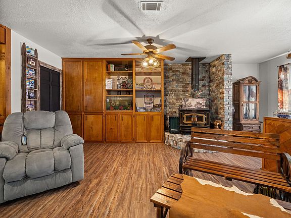 4th image of 699 Haynes Dr