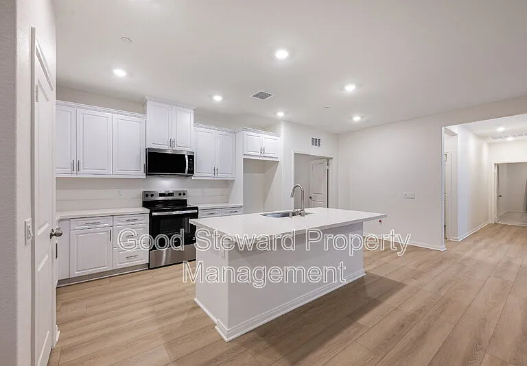 1231 Trojan Cir — Photo 14