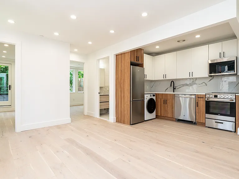 485 Tompkins Ave #3B — Photo 3