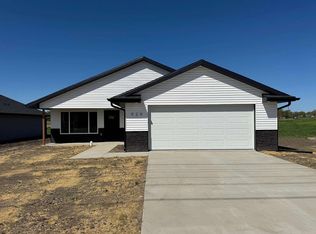 929 S Columbia Ave, Seward, NE 68434