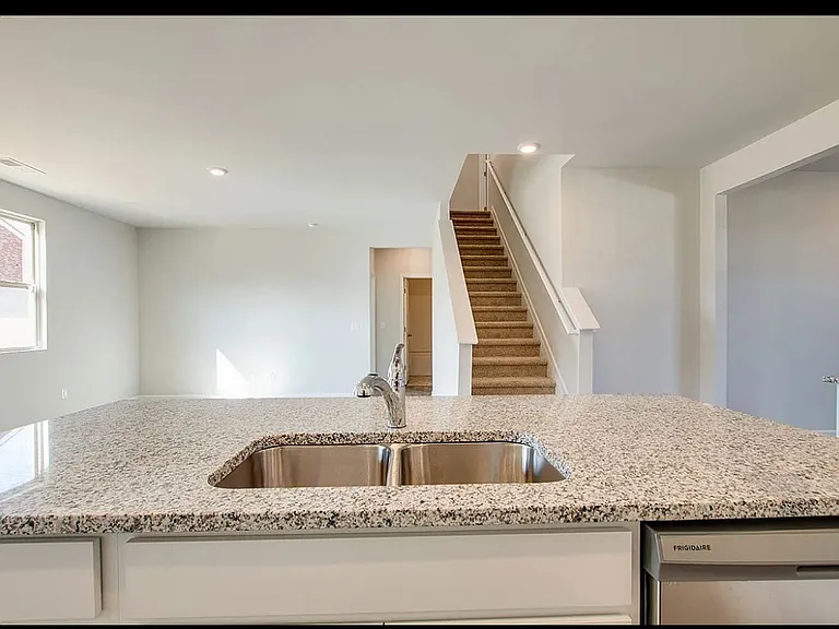 9044 Copenhagen Dr — Photo 26