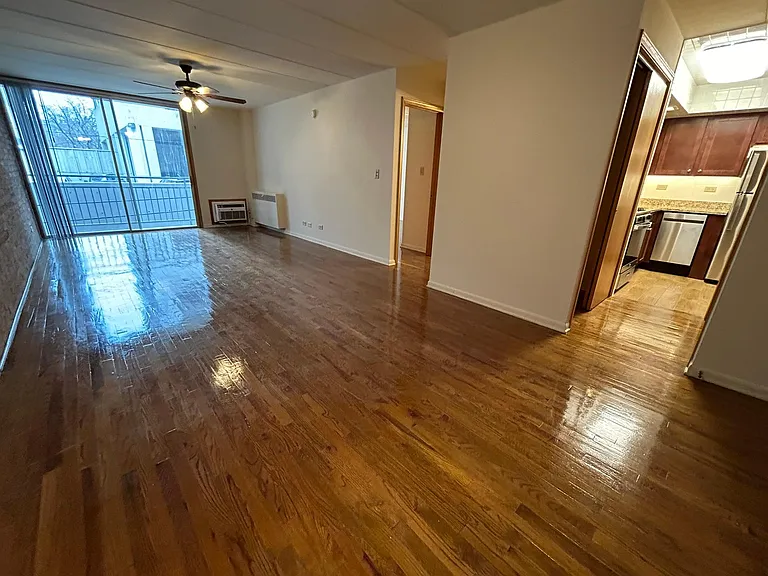 2340 N Commonwealth Ave — Photo 12