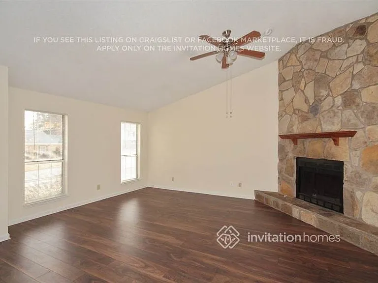 3041 Park Creek Ct — Photo 2