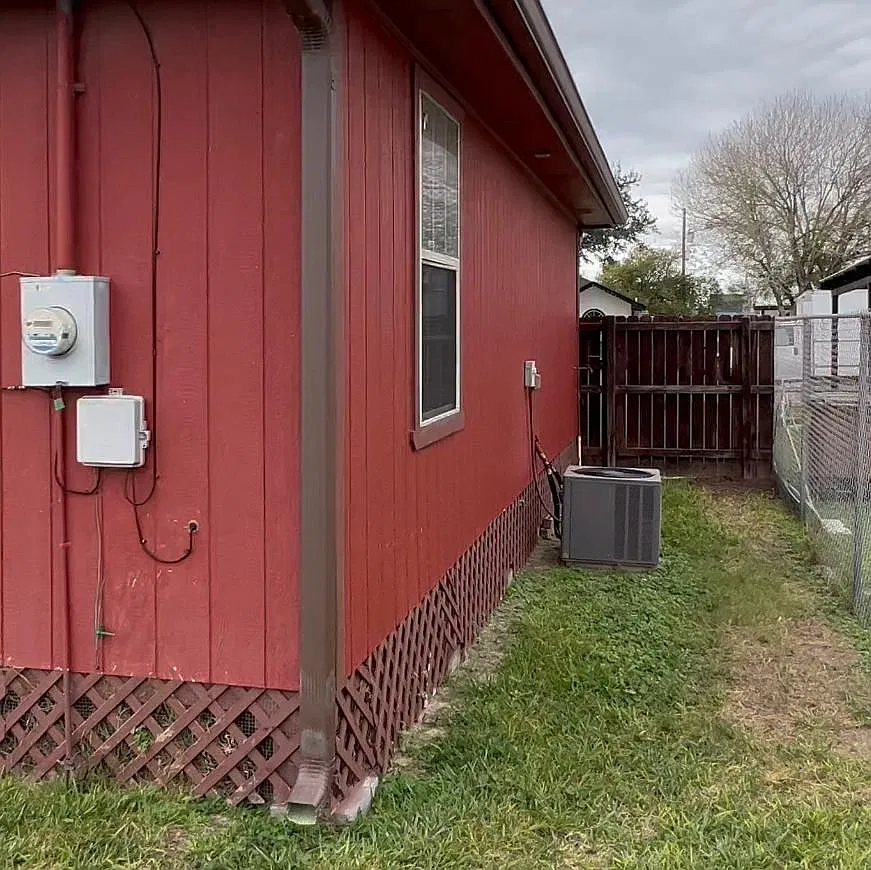 3300 N Juan St — Photo 3