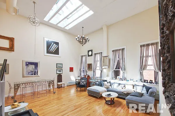 Rented by REAL New York | media 19