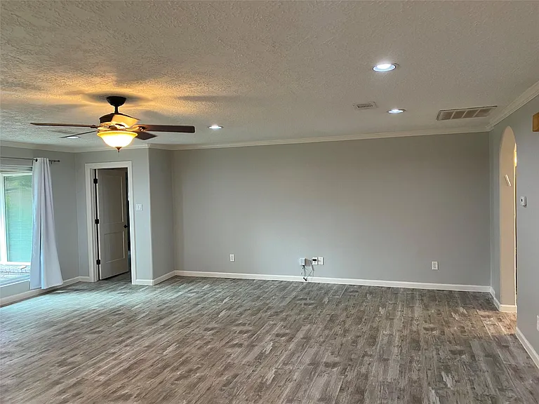 9614 Greenwillow St — Photo 8