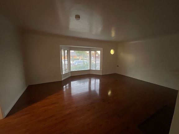 3rd image of 519 S Tamarind Ave #519