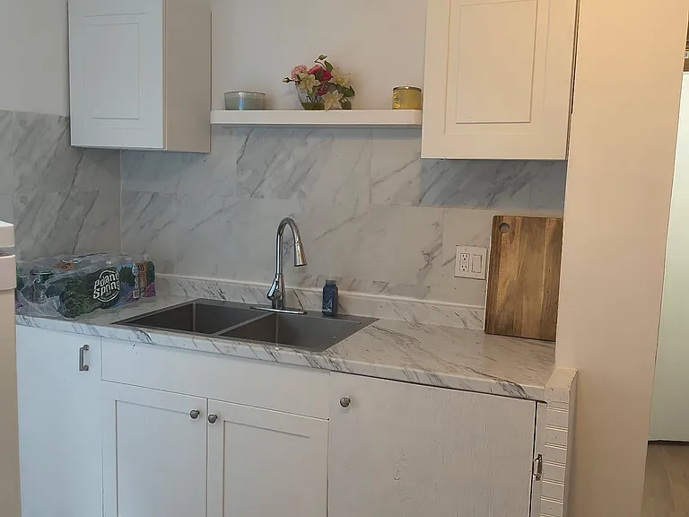 188 Westminster Ave — Photo 16