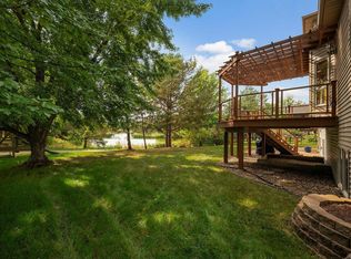 1471 Wintergreen Ct, Victoria, MN 55386
