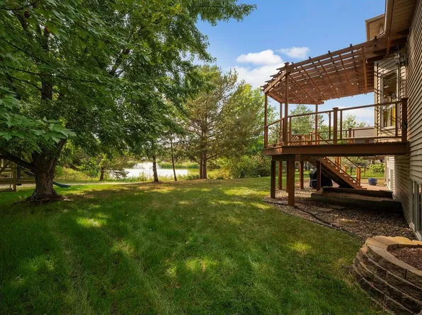 1471 Wintergreen Ct, Victoria, MN 55386