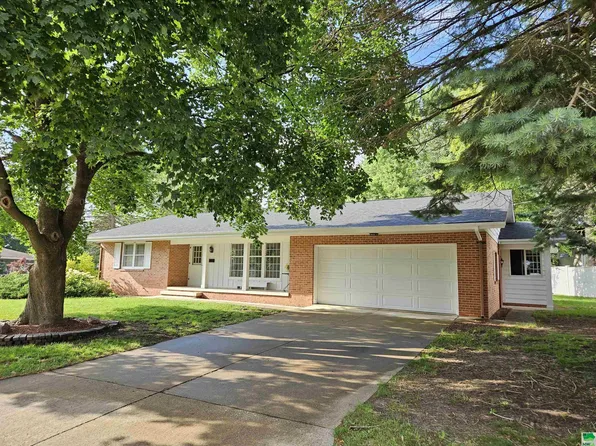 1315 Shoreway Rd, Storm Lake, IA 50588