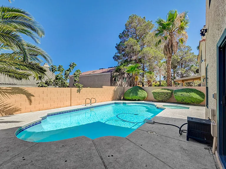3949 Rhine Way — Photo 48