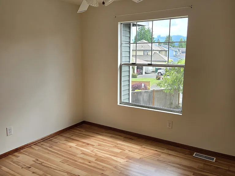 1004 Bathke Ave — Photo 11