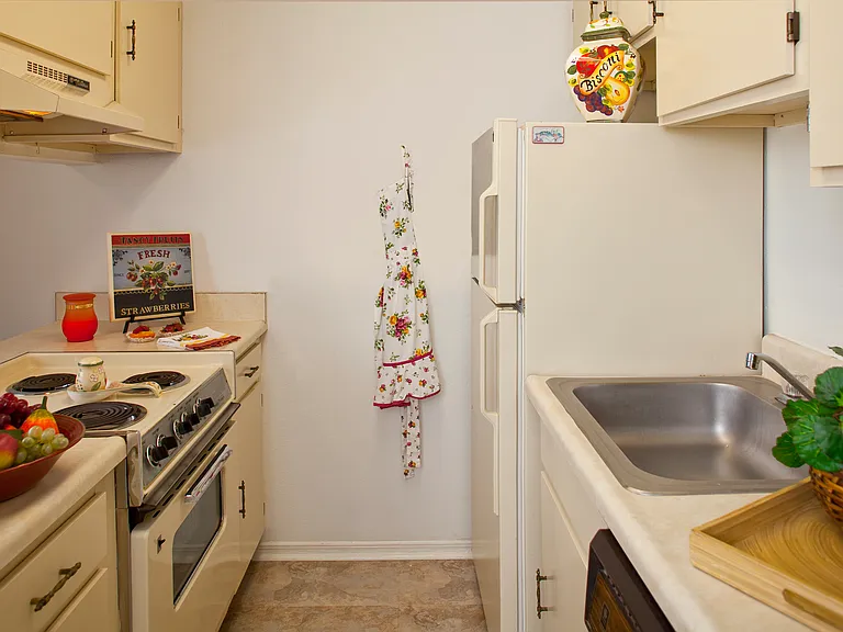 Almondtree Apartments — Photo 22