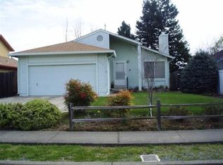 1119 Despina Dr, Ukiah, CA 95482