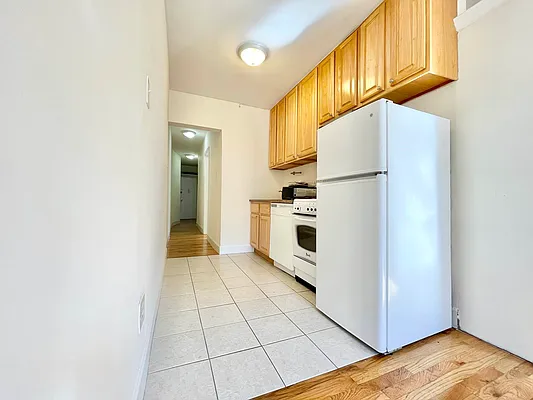 Rented by City Connections Realty | media 8