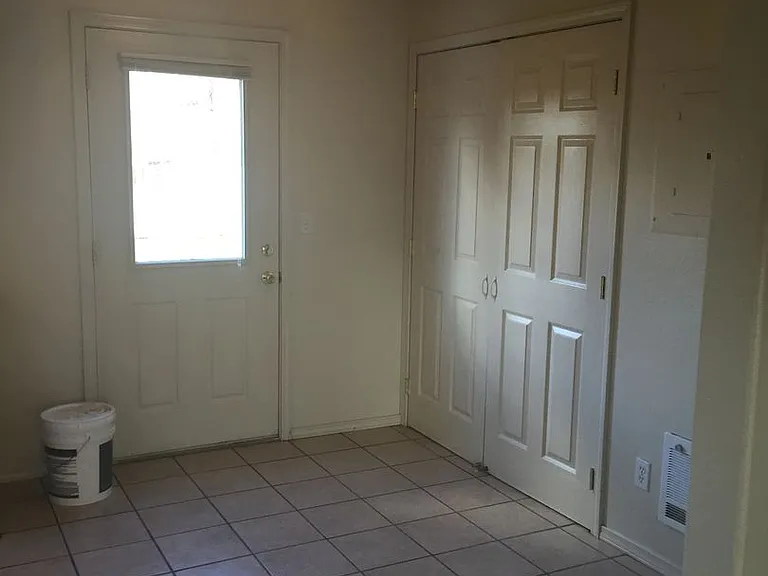 1710 SW Juniper Ave — Photo 5