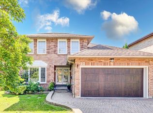 27 Sugarbush Sq, Toronto, ON M1C 3M6