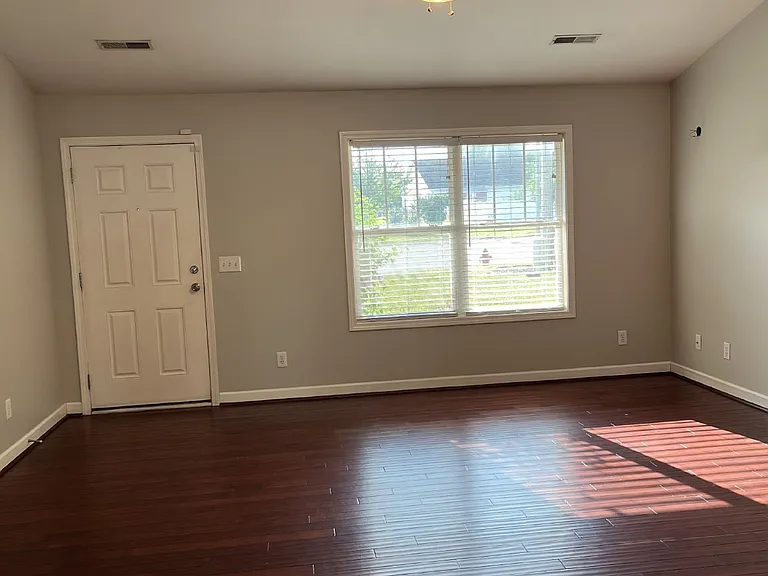 5004 Pelican Ct — Photo 2